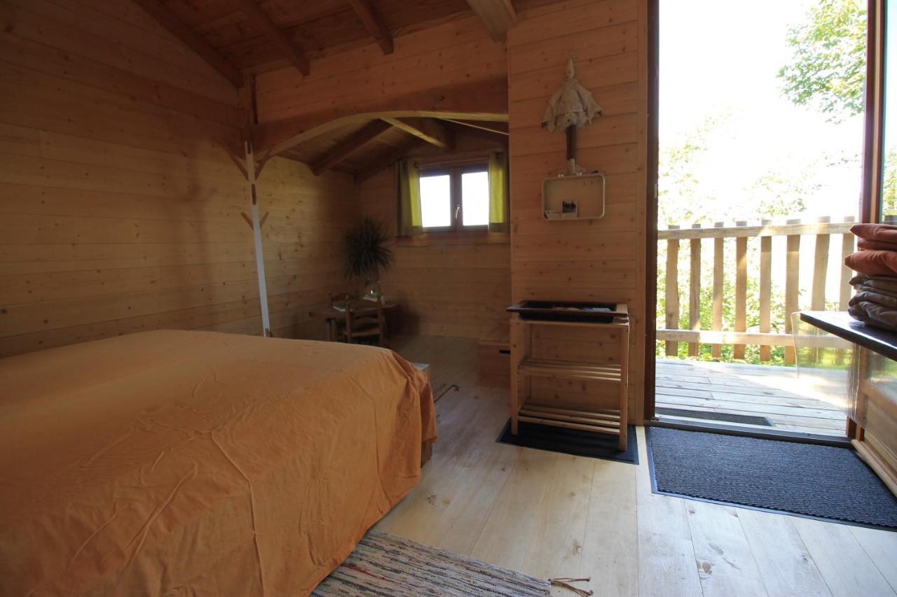 Nuits Perchees A Laroque Bed & Breakfast Saint-Antoine-de-Breuilh Екстериор снимка